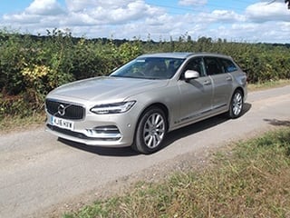 2016-Volvo-V90-front.jpg